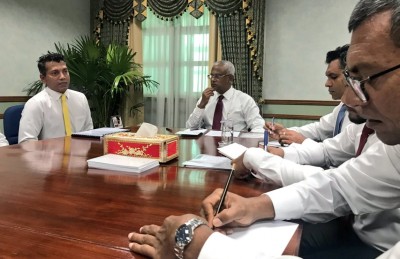 ރައީސް، އައްޑޫ މެމްބަރުންނާއި ކައުންސިލަރުންނާ ބައްދަލު ކުރައްވައިފި