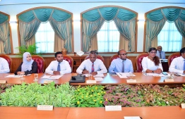 ކޮރަޕްޝަނާ ގުޅޭ ކަންކަމުން ދުރުވެ ތިއްބެވުމަށް ވަޒީރުންނަށް އިލްތިމާސް ކުރައްވައިފި