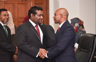 ޕީޕީއެމްގެ މައްސަލަ ބަލާ ބެންޗު ބަދަލުކޮށްދޭން އީސީން އެދެފި