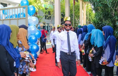 ފިރިހެނުންގެ ދުވަސް: މީރާއިން ރަން ތާޖު، އެމްއެމްއޭއިން މާ!