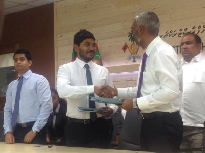 ބުރިޖުގެ މަސައްކަތް ބަލަން ތިބޭ ޕްލެޓްފޯމް ސްޓްރާޑާއިން ހަދަނީ