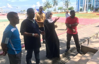 މާލޭގެ މަގުތަކުގެ ހާލަތު ބެއްލެވުމަށް އައިޝާ މަގުތަކަށް