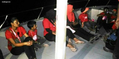 61 މީހަކާ އެކު ދަތުރުކުރި ލޯންޗެއް ކ. ގުރައިދޫ ފަރަށް އަރައިފި