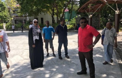 މާލޭގެ މަގުތަކުގެ ހާލަތު ބެއްލެވުމަށް އައިޝާ މަގުތަކަށް
