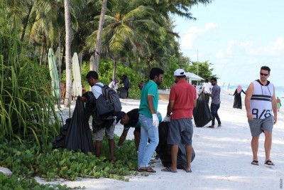 ޓޫރިޒަމް މިނިސްޓްރީން ހުޅުމާލޭ އަތިރިމަތި ސާފުކޮށް ގަސް އިންދައިފި