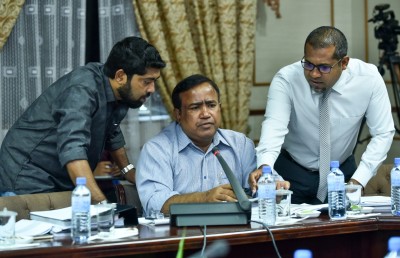 ގިނަ ކޮމިޓީތައް ސަރުކާރަށް، ބައެއް ކޮމިޓީތައް އިދިކޮޅަށް!
