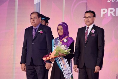 އަހުމަދިއްޔާ ސްކޫލުގެ އެންމެ މޮޅު ދަރިވަރުންނަށް ނަޝާ އަދި ރިފްޒާ