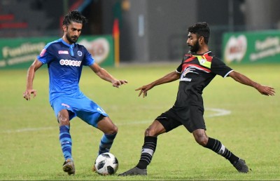 ނިއު ބަލިކޮށް އީގަލްސް ގަދަ ތިނެއް ކަށަވަރުކޮށްފި