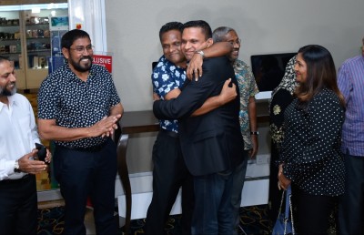 އަދީބާއި ހުސެއިން ވަހީދުގެ ރޭވުމަކީ ނާޒިމްގެ ސިޔާސީ ހަޔާތް ބަރުބާދުކުރުން: ވަކީލް