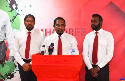 މެމްބަރު މުހައްމަދު ހުސައިނާއި އަޒްހާން ފަހުމީ ޖޭޕީއަށް