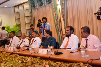 މަޝްވަރާތަކާ ގުޅިގެން ޕާޓީތަކަށް އެއްވެސް ޝަރުތެއް ކުރިމަތި ނުކުރުމަށް އަދާލަތުން ގޮވާލައިފި