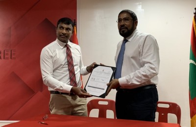 ރިޔާޒް ރަޝީދު ޖޭޕީއަށް ސޮއިކުރައްވައިފި