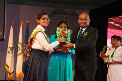 އަމީނިއްޔާ ސްކޫލުގެ މިދިޔަ އަހަރު އެންމެ މޮޅު ދަރިވަރަކަށް އިބާނާ