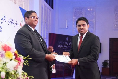 އީސީގެ ނައިބު ރައީސާ އެކު 139 ބޭފުޅަކަށް ގާނޫނީ ވަކީލުކަމުގެ ހުއްދަ ދީފި