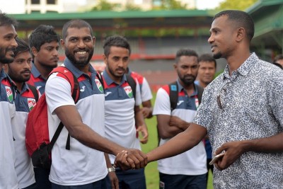 ޗެމްޕިއަން މާޒިޔާއިން ވެސް ޓޮމްއަށް ތާއީދުކުރާން ނިންމައިފި
