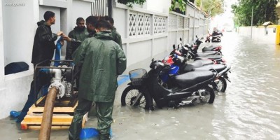 މާލޭ މަގުތަކުން ފެން ހިއްކަން ސިފައިން ނުކުމެއްޖެ