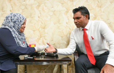އެއިޑްސްއާ ދެކޮޅަށް "ނޯ ޔުއަ ސްޓޭޓަސް" ކެމްޕެއިން ފަށައިފި