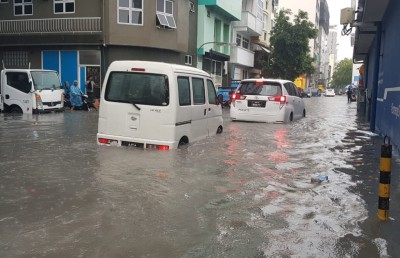 ފެންބޮޑުވުމާ ގުޅިގެން 160 އާއިލާ އަކަށް ވަނީ އަސަރުކޮށްފައި: ރައީސް