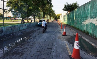 ޓްރެކް ދަނޑު ސަރަހައްދުގައި އޮންނަ މަގެއް ދެކޮޅަށް ދުއްވޭގޮތަށް ހަމަޖައްސަނީ