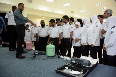 އޯޒޯން ފަށަލައަށް ގެއްލުންދޭ މާއްދާތައް މަދުކުރުމަށް ކަސްޓަމްގެ އޮފިސަރުންނަށް ތަމްރީން ޕްރޮގްރާމެއް ހިންގައިފި