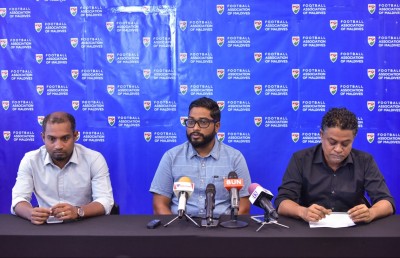 ފުޓްބޯޅަ އަށް ބޭނުންވަނީ ދެމެހެއްޓެނިވި ފޯމެޓެއް