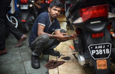 ސައިކަލް ސާވިސް ކުރުމަށް ލިޓަސް ކައިރީގައި ދިގު ކިޔޫއެއް