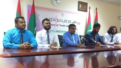 ސަރުކާރުގެ އިސްވެރިން ހިމަނައިގެން ކުޅިވަރާބެހޭ ވުޒާރާ، ނޫސްވެރިންނާ ދެކޮޅަށް ނުކުންނަނީ