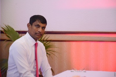 ވޯޓަކާ ނުލައި ރައީސް ޔާމީނަށް ވެރިކަން ދޭން ޖެހޭ: ރިޔާޒު