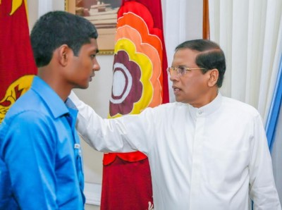 ލަންކާގެ ރިޔާސީ ވެބްސައިޓު ހެކްކުރި ޒުވާނާއާ ސިރިސޭނާ ބައްދަލުކުރައްވައި ނަސޭހަތް ދެއްވައިފި