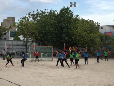ގައުމީ ހޭންޑްބޯލް މުބާރާތް ފަށައިފި، އެގްޒިބިޝަން މެޗުގައި ބަންގްލަދޭޝް އަތުން ރާއްޖެއަށް މޮޅެއް