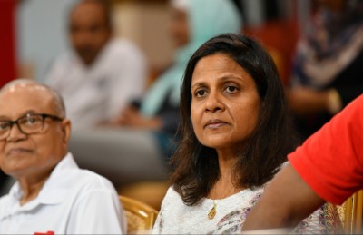ސިޔާސީ ނުވެ، ހެޔޮ ބަދަލަށް އެހީވެދޭނަން: ފަސްޓް ލޭޑީ