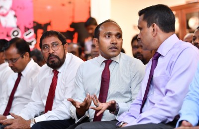 ދެ ކޮމިޝަނަށް ބާރުދޭ ބިލް ނިމެންދެން މައްސަލަތައް ބެލުން މަޑުޖެހިގެން ނުވާނެ: ޖަމީލް