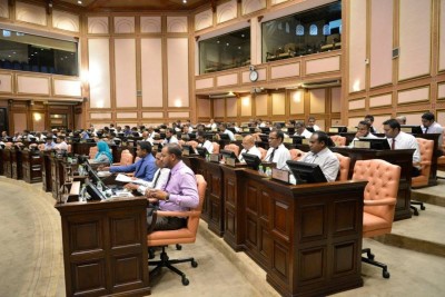 ކައުންސިލް އިންތިޚާބުގައި އުމުރުން ދުވަސްވީ މީހުންނަށް ވާދަ ނުކުރެވޭ ބިލް ބޭރުކޮށްފި