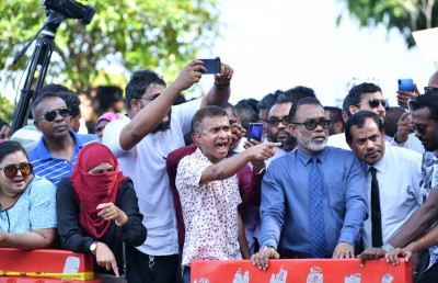 ޔާމީން ހާޒިރުކުރީ ފައިސާގެ ދެ މައްސަލައެއްގައި