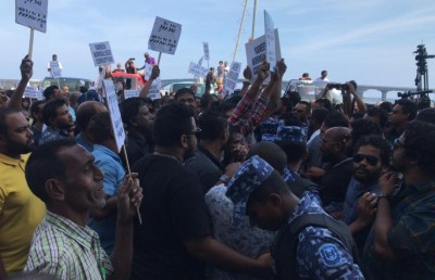 ޔާމީން ހާޒިރުކުރީ ފައިސާގެ ދެ މައްސަލައެއްގައި