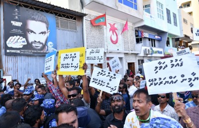 ޔާމީން ހާޒިރުކުރީ ފައިސާގެ ދެ މައްސަލައެއްގައި