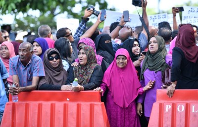 ޔާމީން ހާޒިރުކުރީ ފައިސާގެ ދެ މައްސަލައެއްގައި
