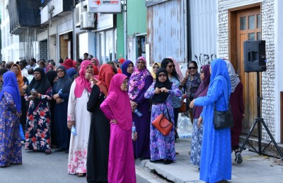 ޔާމީން ހާޒިރުކުރީ ފައިސާގެ ދެ މައްސަލައެއްގައި