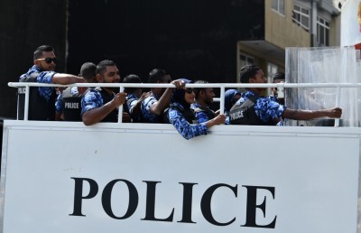 ޔާމީން ހާޒިރުކުރީ ފައިސާގެ ދެ މައްސަލައެއްގައި