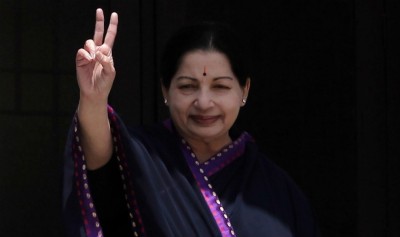 އެތަކެއް މިލިއަން މީހުންގެ އަންމާ، ޖަޔަލަތީތާ: އިންޑިއާގެ ދަގަނޑު އަންހެނާ!