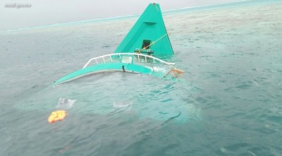 ނައިފަރަށް ދަތުރުކުރަމުން ދިޔަ ދޯންޏެއް އަޑިއަށް ހިނގައްޖެ