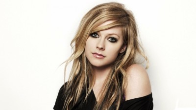 ހަތަރު އަހަރަށް ފަހު އެވްރިލް ލެވީންގެ އާ އަލްބަމެއް އަންނަ އަހަރު