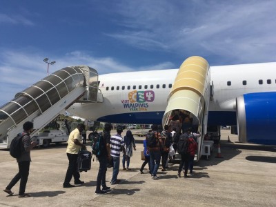 މެގަ މޯލްޑިވްސްގެ ފްލައިޓެއް ކެންސަލްވެ، 290 ޕަސިންޖަރުން ލަންކާގައި ތާށިވެއްޖެ
