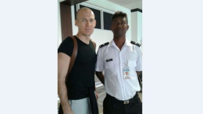 އާ އަހަރު ފާހަގަކުރުމަށް ރޮބެން އަދި ބެކަމް ރާއްޖެ އަތުވެއްޖެ