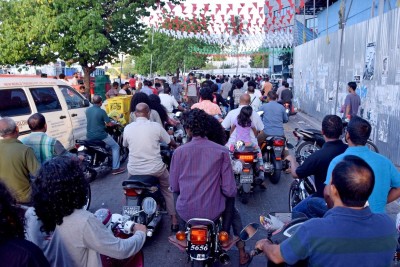 ޓުރެފިކް ލައިޓް ބޭނުންކުރުން ވަގުތީ ގޮތުން ހުއްޓާލައިފި