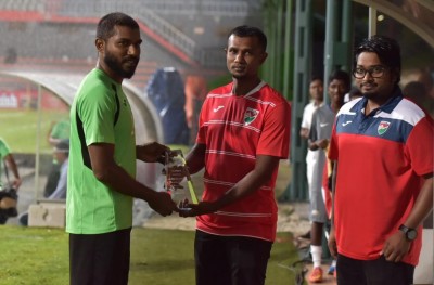 ކުޅުން ހުއްޓާލަން ހާއްސަ މެޗެއް، ކުޅިވަރުގައި ނަމޫނާއެއް