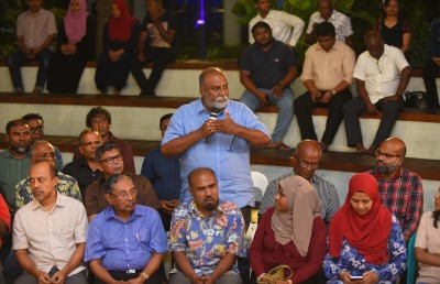 ގިނަ މީހުން ބޭނުންވަނީ ކަޅުވަކަރު މިސްކިތް މާލޭގައި ބަހައްޓަން