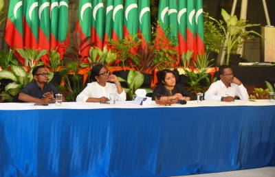 ގިނަ މީހުން ބޭނުންވަނީ ކަޅުވަކަރު މިސްކިތް މާލޭގައި ބަހައްޓަން