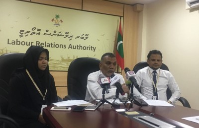 ހަދަމުން އަންނަ ރިސޯޓެއްގައި ހާހެއްހާ ބިދޭސީން ގަވައިދާ ހިލާފަށް މަސައްކަތް ކުރަނީ