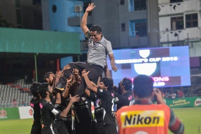 އީގަލްސްގައި މަޑުކުރުމަށް ސާންތި ނިންމައިފި